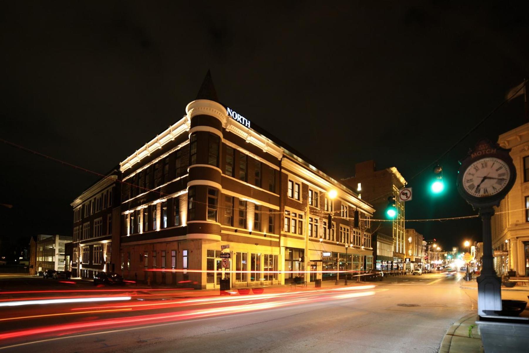 Hotel Covington Cincinnati Riverfront Exterior photo