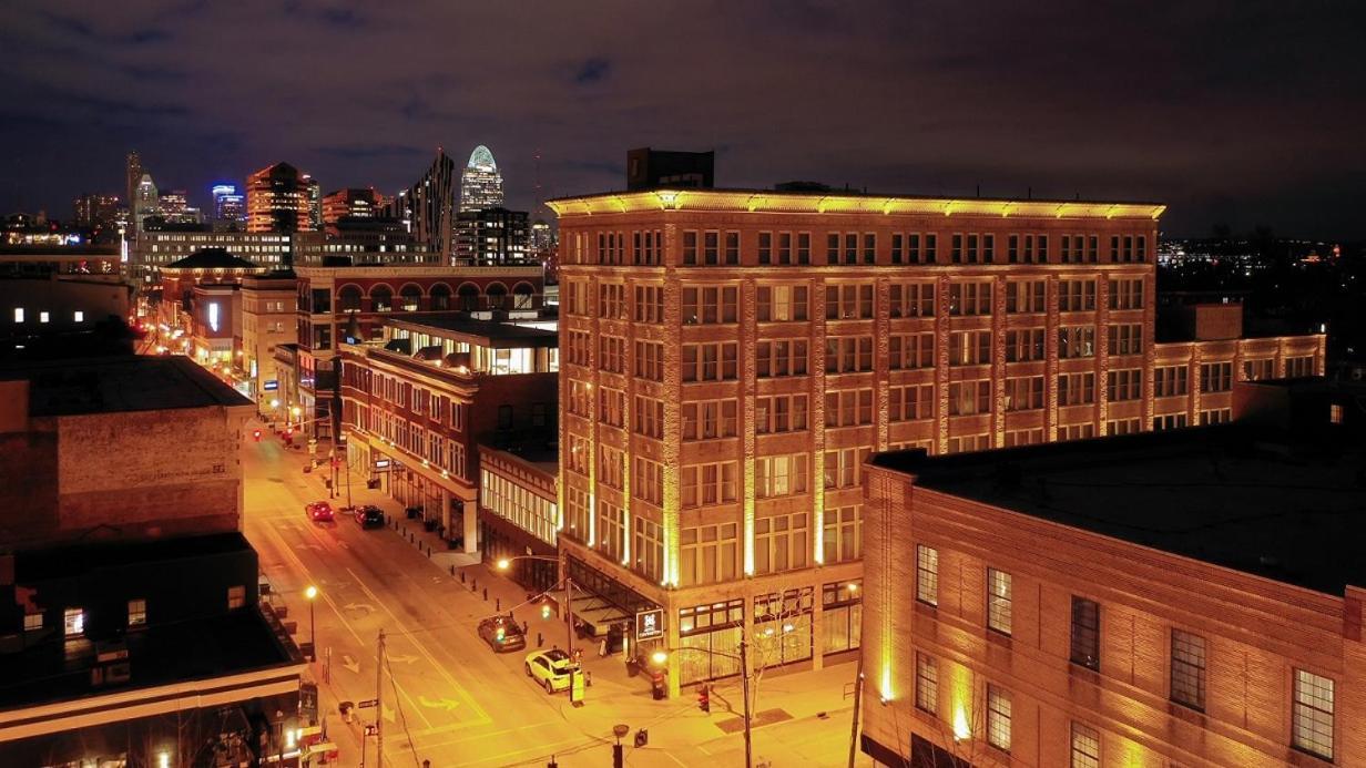 Hotel Covington Cincinnati Riverfront Exterior photo